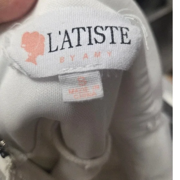 L'ATISTE BY AMY White Floral Embroidered Deep V Neck Fit Flare Dress - Picture 4 of 7